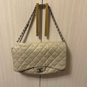 Chanel authentic classic hang bag